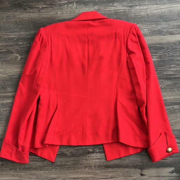 Neiman Marcus | Red Skirt Set | 8 - Picture 13 of 17